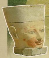 Effigie de la reine Hatchepsout, trouv�e sur la 3�me terrasse du temple de Deir El-Bahari