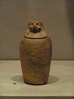 Vase canope (musee de Lyon).jpg