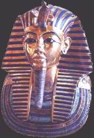 Masque mortuaire de Toutankhamon (2).jpg
