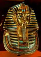 Masque mortuaire de Toutankhamon (3).jpg